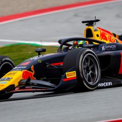 Arvid Lindblad #4 Campos Racing, during the first test of the FIA Formula 2 Championship at Circuit de Barcelona Catalunya in Spain on February 24-26, 2025. // Dutch Photo Agency / Red Bull Content Pool // SI202502250352 // Usage for editorial use only //