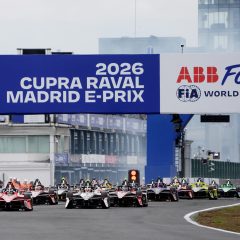 MADRID, SPAIN - MARCH 21: Nick Cassidy of New Zealand driving the (37) Citroen Racing e-CX and Antonio Felix da Costa of Portugal driving the (13) Jaguar TCS Racing Jaguar I-TYPE 7 battle for position at the start during the Madrid E-Prix, Round 6 of the 2026 FIA Formula E World Championship at Circuito del Jarama on March 21, 2026 in Madrid, Spain. (Photo by Malcolm Griffiths/LAT Images)